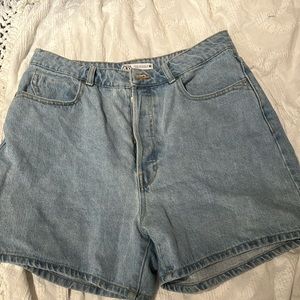 Short jeans